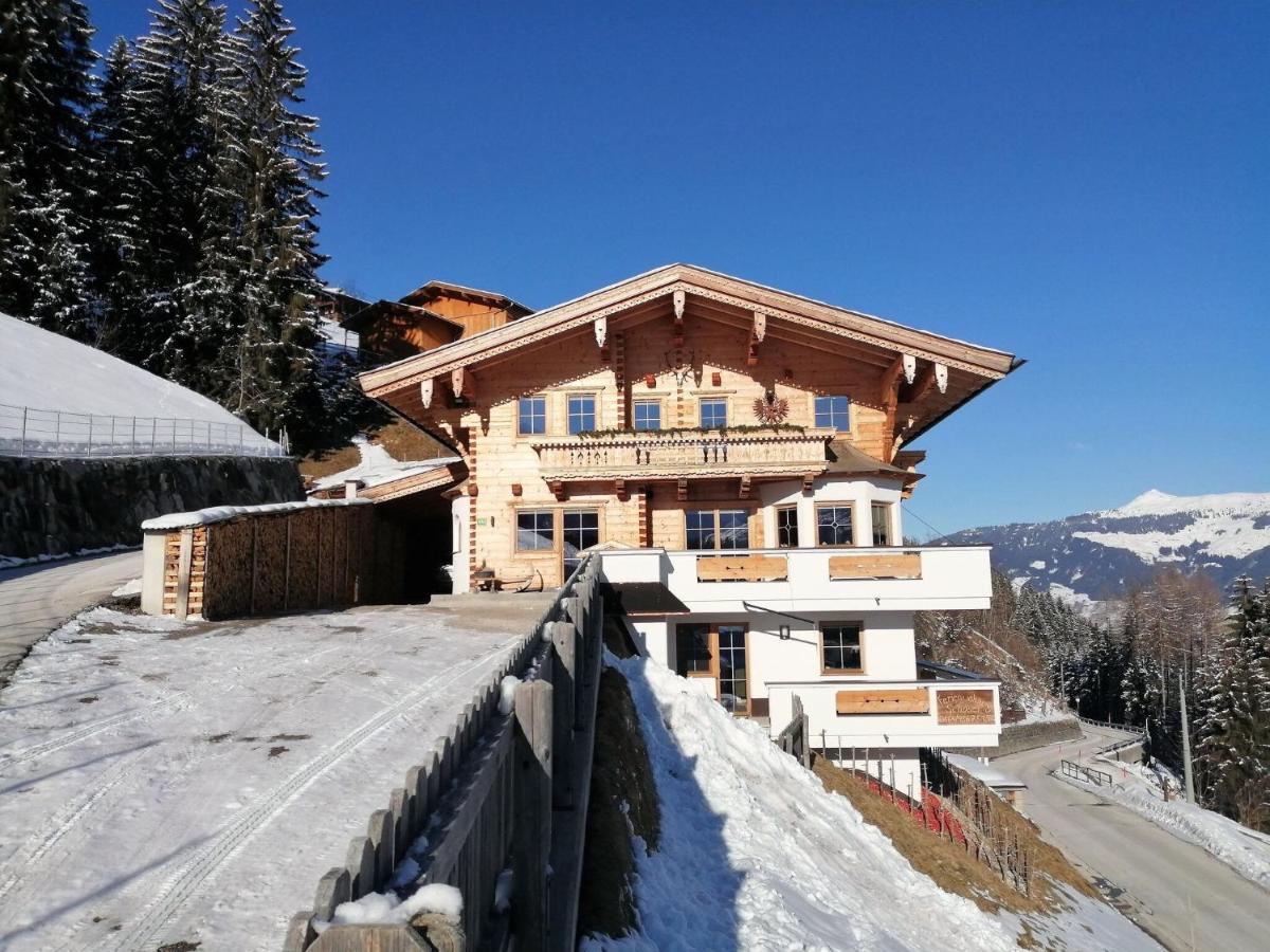 Holiday Flat Schoeser, Fuegen Fuegenberg Exterior foto