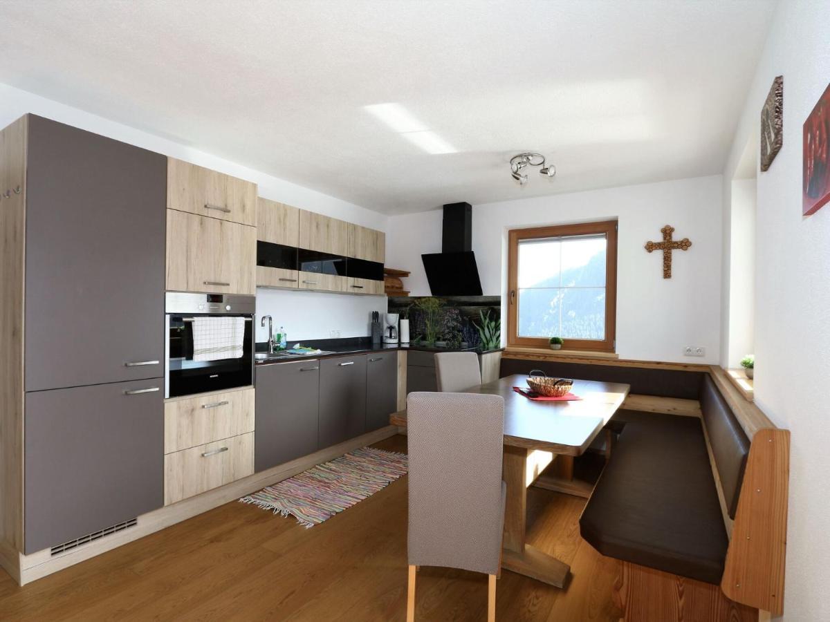 Holiday Flat Schoeser, Fuegen Fuegenberg Exterior foto